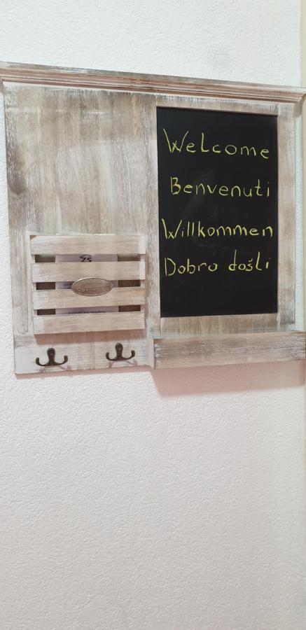 Trosoban Stan U Zenici Apartment Zenica Luaran gambar